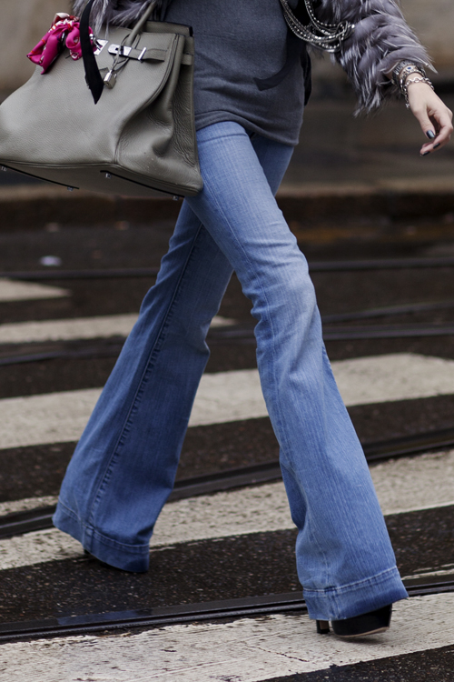 How To Wear Flare Leg Jeans